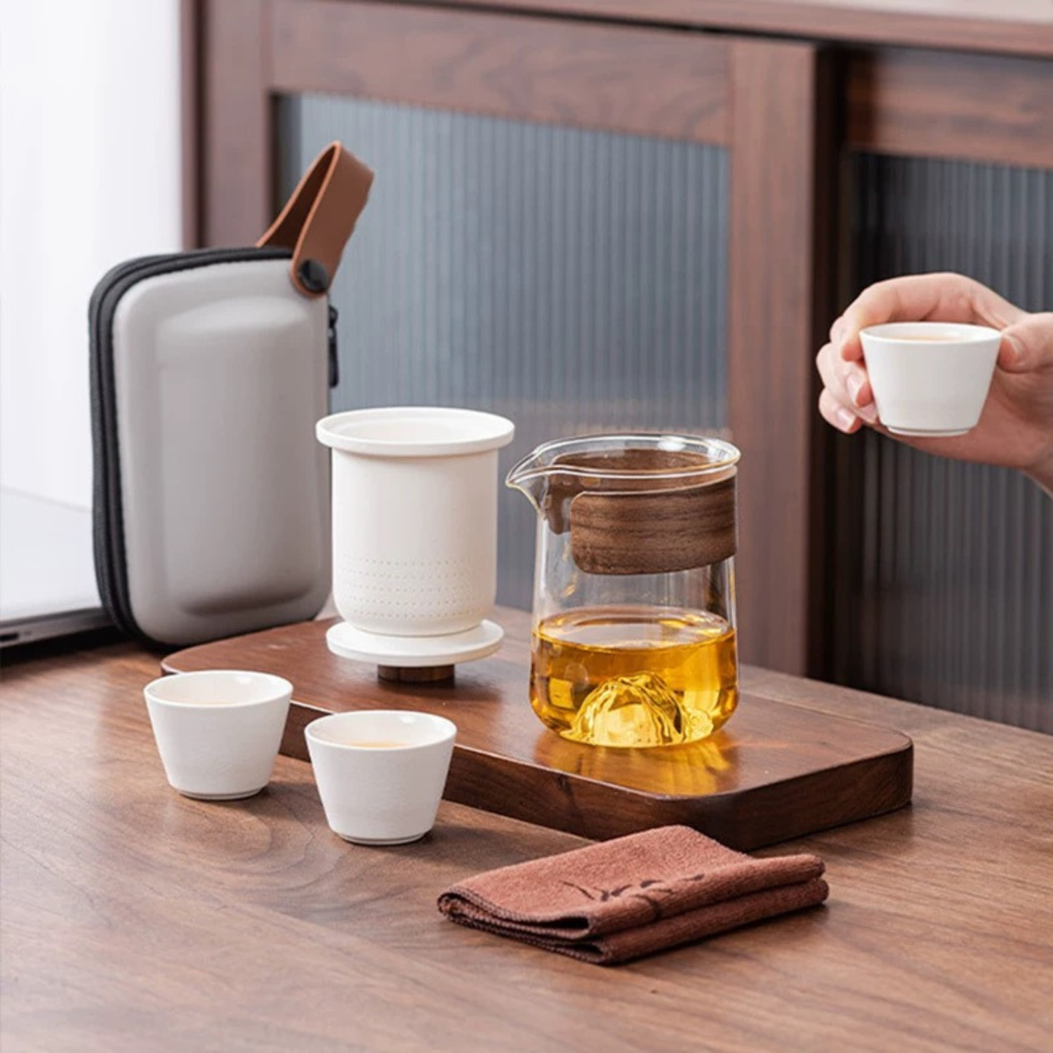 Portable Gongfu Tea Set with Gaiwan, Cups & Case