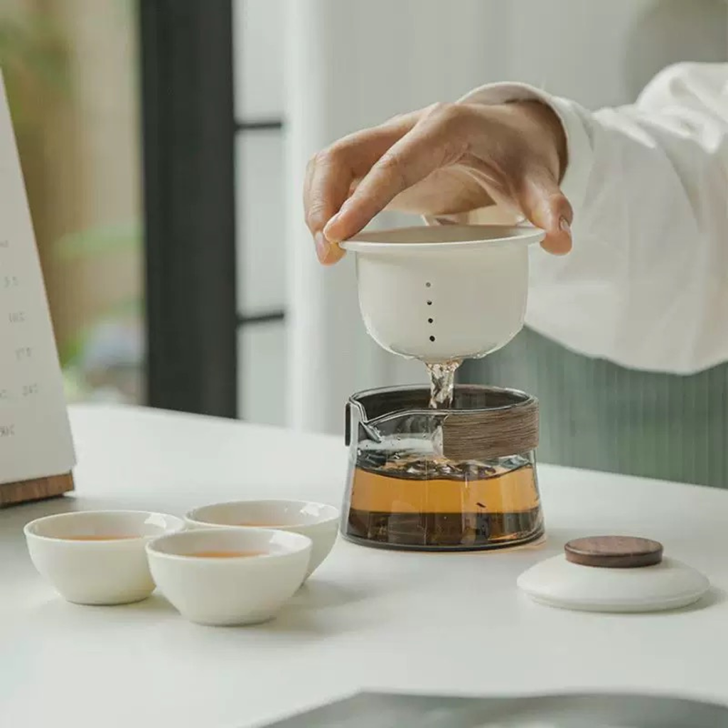 Portable Gongfu Tea Set with Gaiwan, Cups & Case