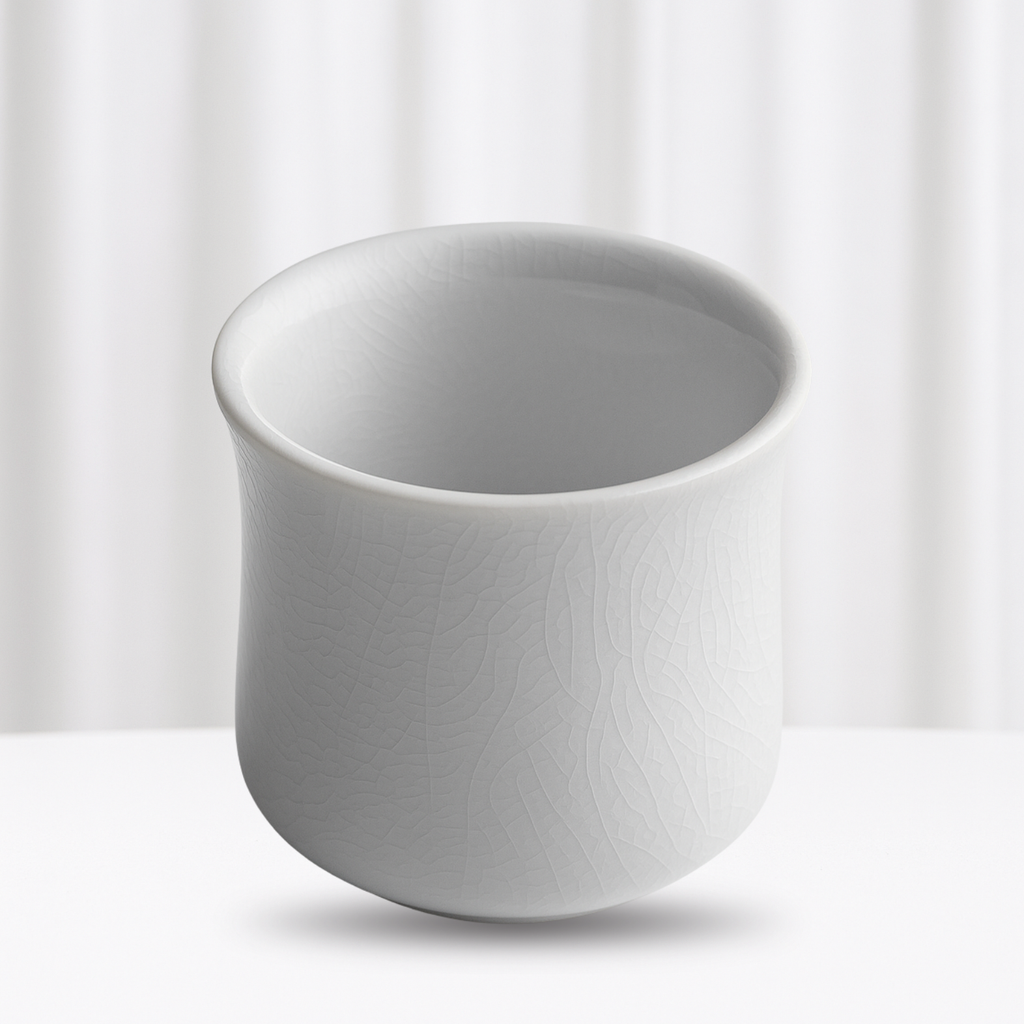 Kutani Glaze Yunomi & Guinomi Cups – Seasonal Specialty Tasting Vessels